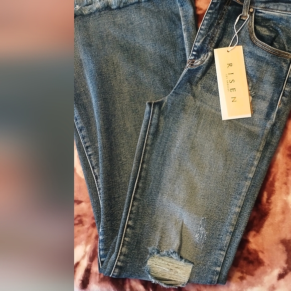 NEW RISEN JEANS - Picture 4 of 13